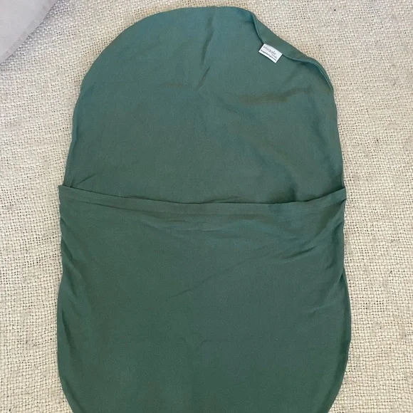 Snuggle Me Organic Lounger + 2 Covers - Picture 6 of 7